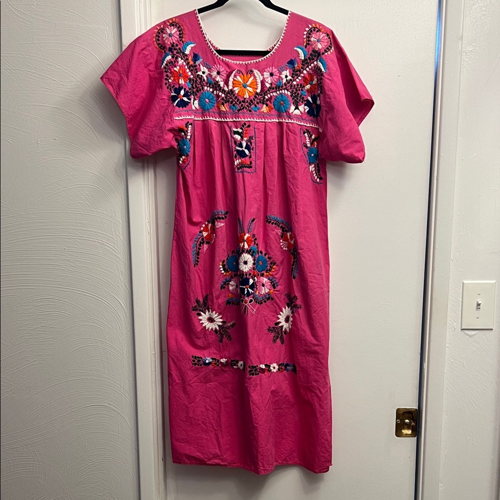 Embroidered Mexican Pueblo Dress Size Large